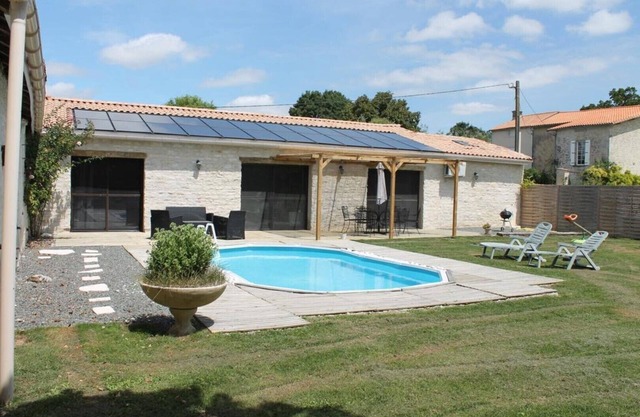 Gite South Two Sevres wifi jacuzzi pool