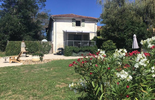 Gite Trejeau For Two near Castelnau Magnoac with magnificent mountain views