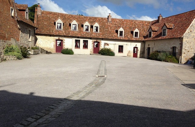 Gîte with covered swimming pool on the Opal Coast