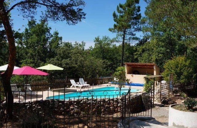 Gite with swimming pool Verdon/Gréoux Bains/Lac Esparron. Pets accepted