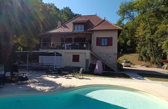 Gite14 Personnes sur 1.6ha, Piscine et Panorama sur Vallée de la Dordogne