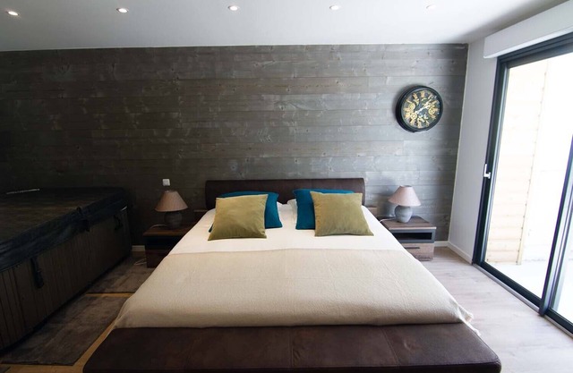 Gites 2 Personnes Avec Jacuzzi et Terrasse Privative. Tout Confort et au Calme