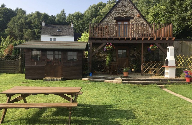 Gites de Camors - Cider Press Sleeps 4/5 (2 Bedrooms)