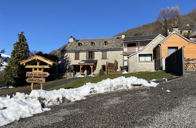 Gîtes de caractère, 4étoiles, at the crossroads of the 2 Aure and Louron valleys.