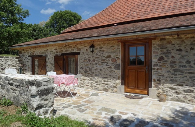 Gites Sthilbon - Le Menudet. 2 Pièces de 40 m2 Terrasse et vue sur la Campagne