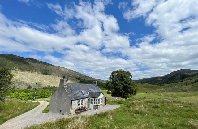 Glacour Studio Cottage
