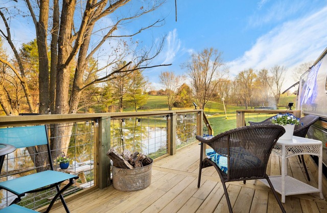 Glamping adventure at the base of the Blue Ridge. Pet friendly, close to it all.
