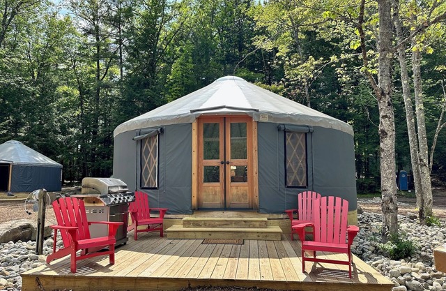 Glamping Private Lake Escape - Waterfront Yurt @ Daggett Lake