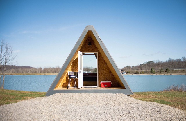 Glamplyfe Nature Experience: A-Frames on Lakefront L15