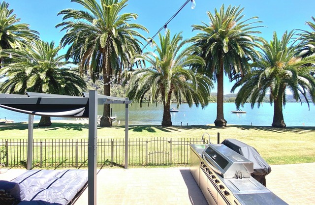 Glasshouse on the River is Pet Friendly, bring your boat or jet-ski