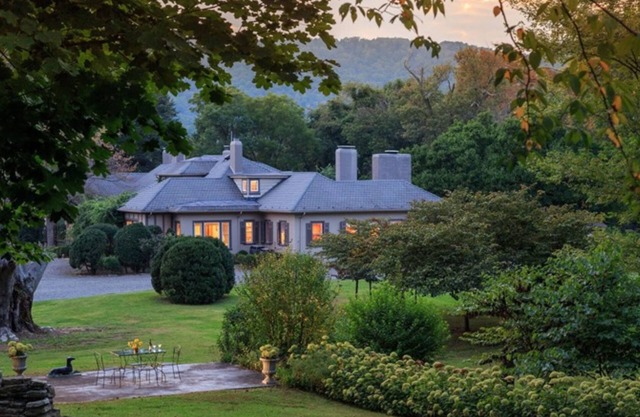 Glen Gordon Manor