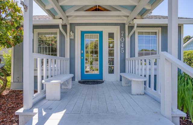 Gleneden Beach Home with Fire Pit, Grill, and Large Fenced Yard