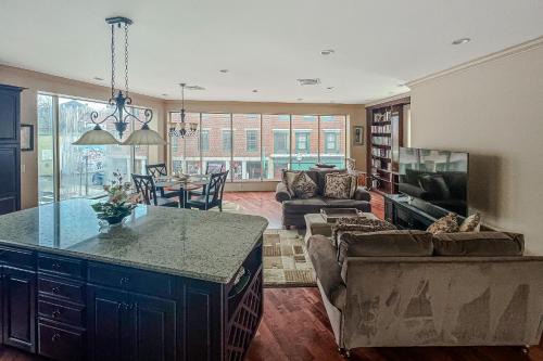 Gloucester Harbor Hideaway