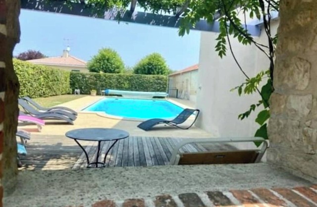 Glycine, gîte sleeps 7