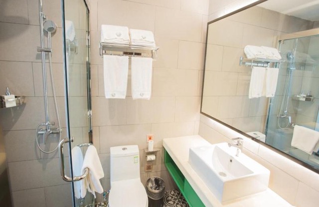 GME Anqing City Qianshan County Fortune Plaza Hotel