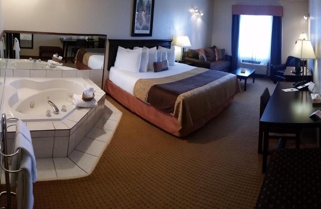 Gold Circle Inn