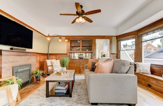 Golden Hill Craftsman remodeled Retreat Bungalow - San Diego at your Doorstep!