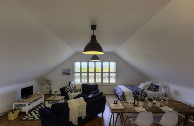Golden Loft Retreat Loft