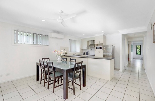 Golden Moments - 4Bedroom Home - Coomera