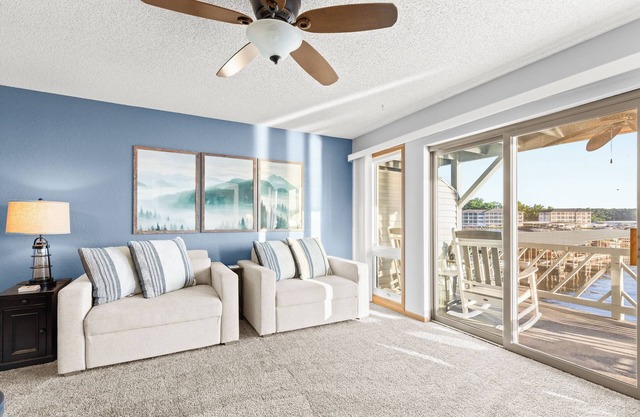 Golden Reef! NEW pool! State park views! GR102