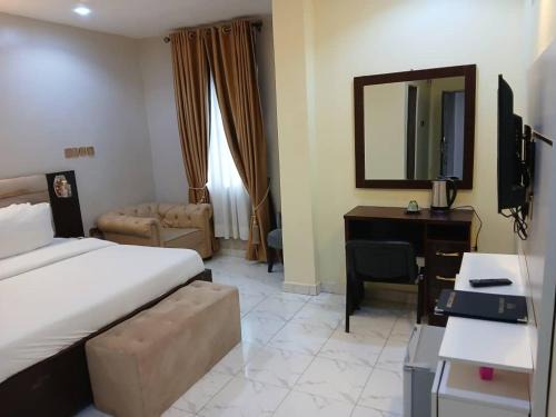 Golden Top Hotel and Suites