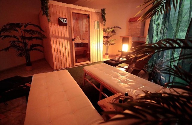 Goldhouse - Sauna, Whirlpool, Switch, Darts & mehr