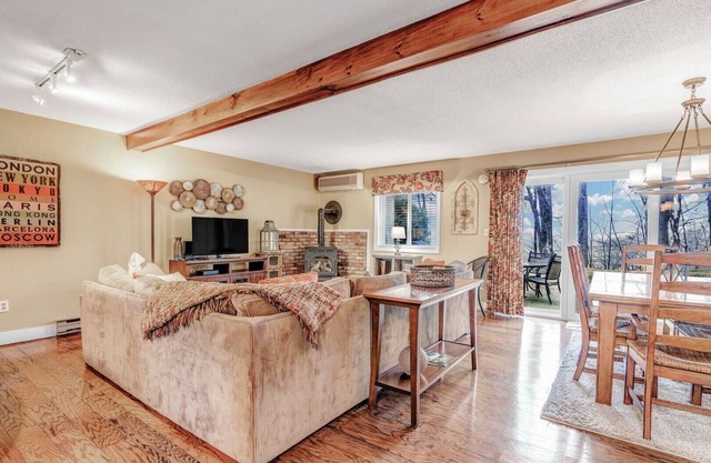 Golf, Lake Pinneo & The Club | Windsor Village 4A