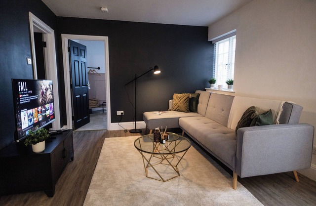 Gorgeous 3 Bed Central Modern Parking King Bed