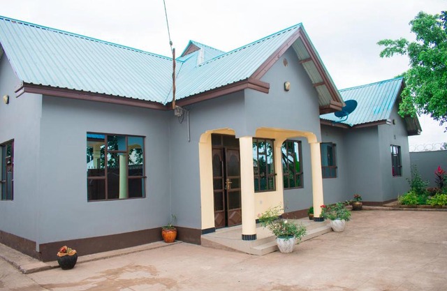 Gorgeous 4 Bedroom House ideal for Families and Large Groups