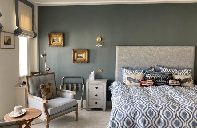 Gorgeous apartment in Chelsea, five minute walk to Sloane Square station