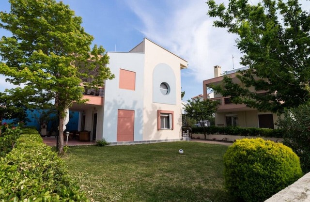 Gorgeous beachfront cottage