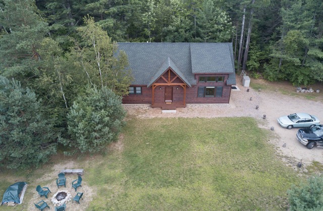 Gorgeous Chalet near Whiteface Skiing, Hiking, Fishing & ADK Wildlife Refuge