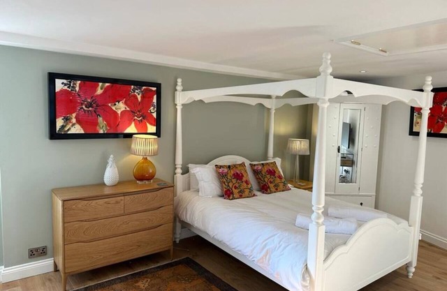 Gorgeous cottage in heart of Findon Village