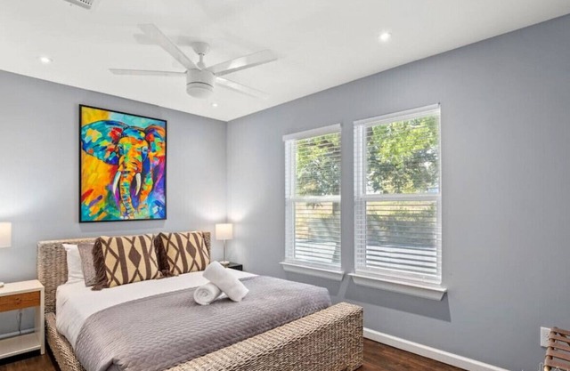 Gorgeous East Central Austin 2BD Close to Downtown