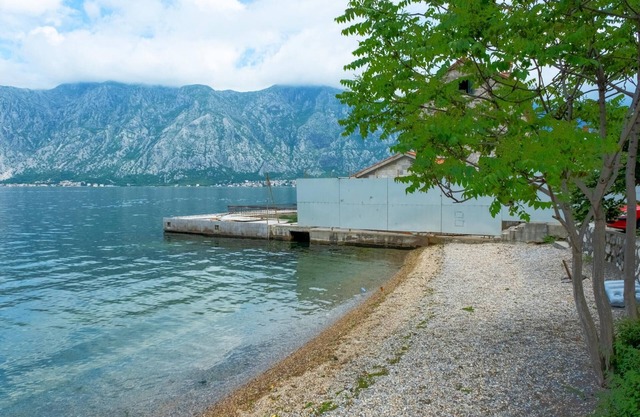 Gorgeous Flat With Balcony Near Sea in Kotor