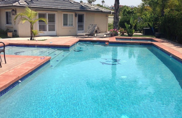 Gorgeous Guest House With Large, Heated Pool!