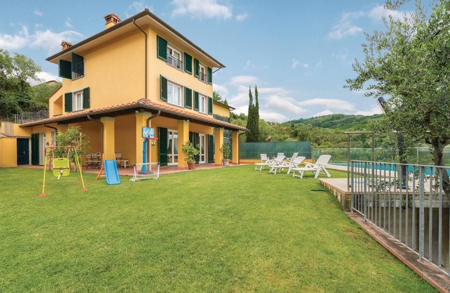 Gorgeous home in Massa e Cozzile PT