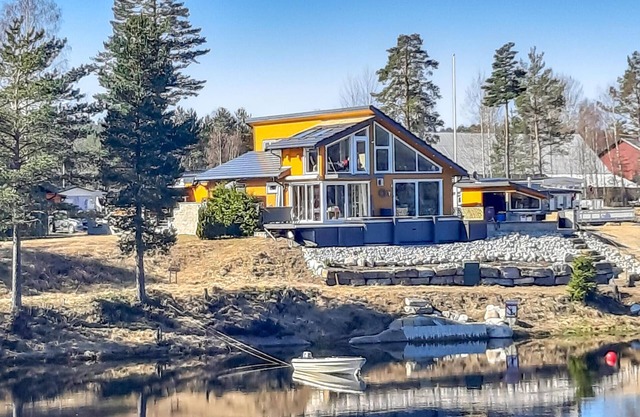 Gorgeous home in åmli with WiFi