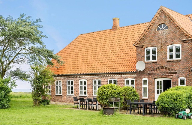 Gorgeous home in Bredebro with WiFi