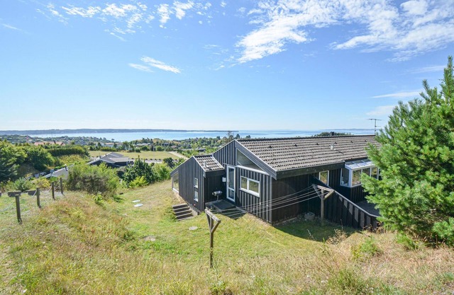 Gorgeous home in Ebeltoft with sauna