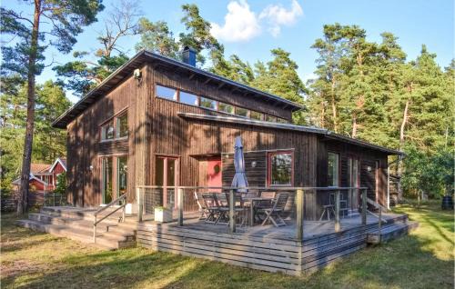 Gorgeous Home In Färjestaden With Wifi