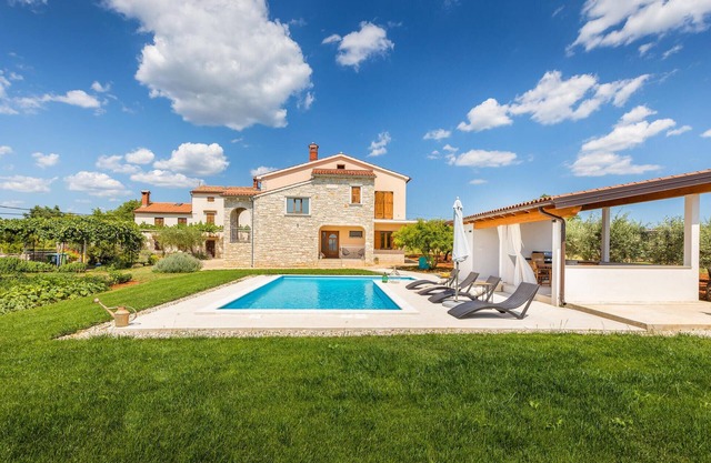 Gorgeous home in Galizana with WiFi