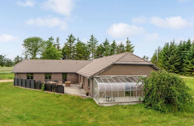 Gorgeous home in Hanstholm with kitchen