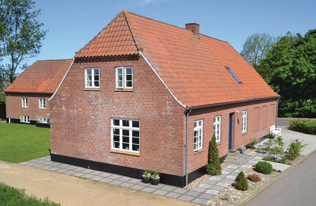 Gorgeous home in Outrup with kitchen