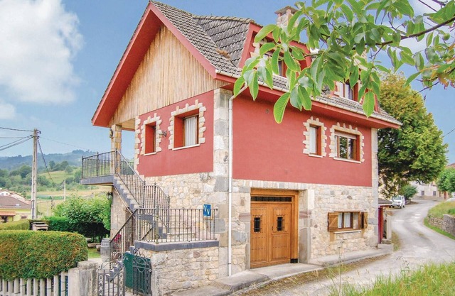 Gorgeous home in Piloña with kitchen