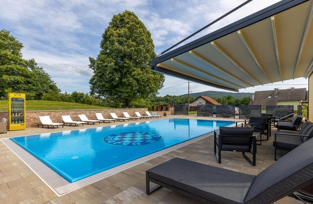 Gorgeous home in Slunj with kitchen