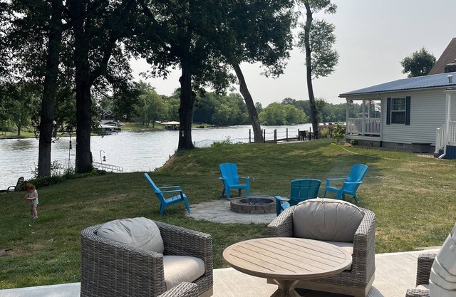 Gorgeous lake front cottage. Enjoy those summer nights on the lake