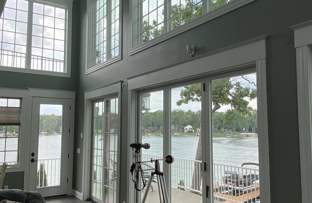 Gorgeous Luxury Lake House with Fantastic Views and Amenities