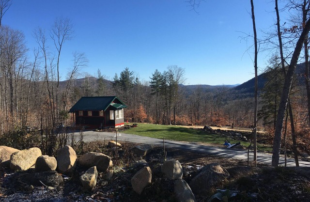 Gorgeous mountain views and private!