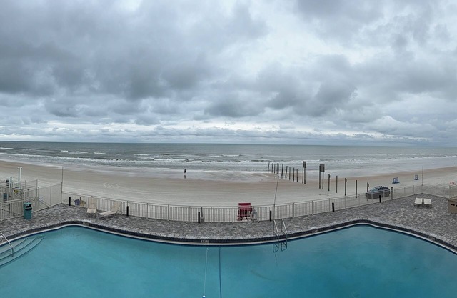 Gorgeous Oceanfront 1 BR Apartment with Private Balcony & Pool